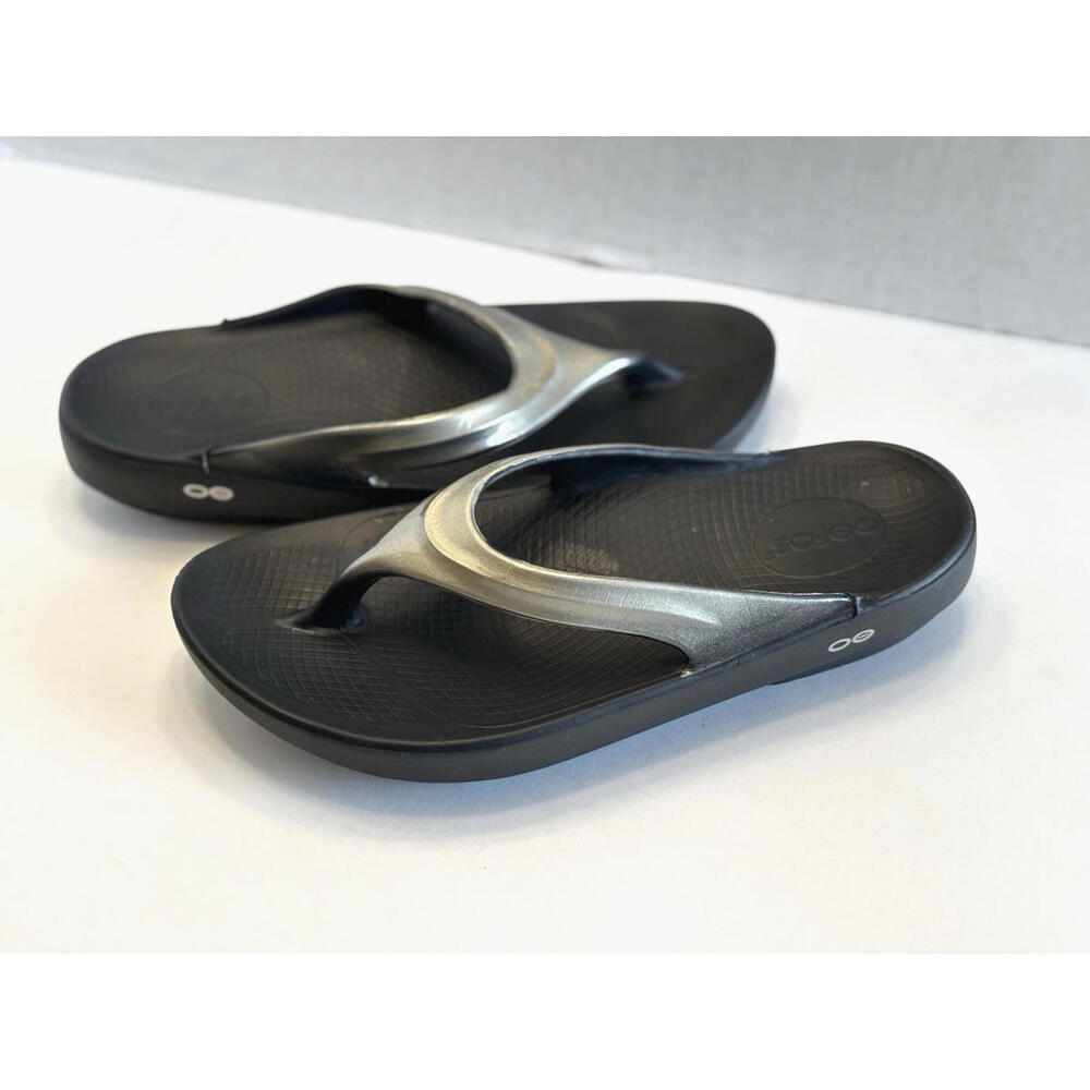 OOFOS OoLaLa LUX Women’s Black Metallic Thong Recovery Flip Flop Sandals US 10